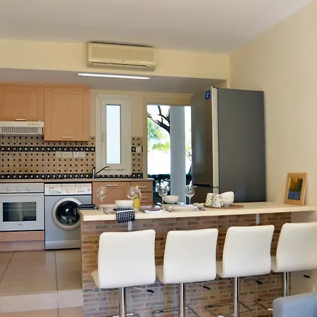 Palm Beach Apt Apartment Limassol